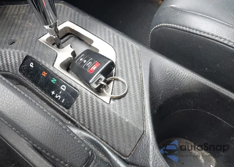 2013 Toyota Rav4 Limited z USA, uszkodzony, nr VIN 2T3DFREV6DW074016